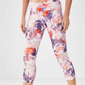 Fabletics Define Mid Rise Capri Leggings in Daydream Print